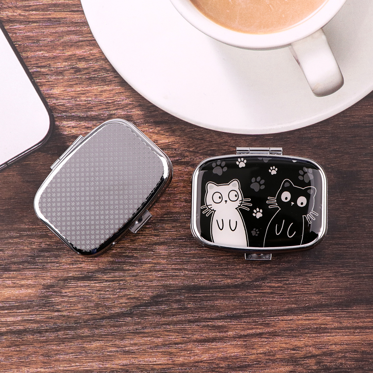 Cartoon Black And White Cat Tr – Travel Accessories Box recenzja i cena